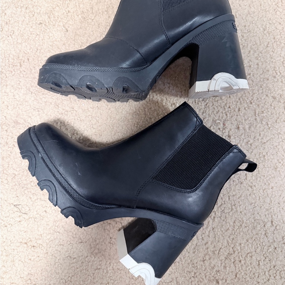 Sorel boots size 8 - VGUC